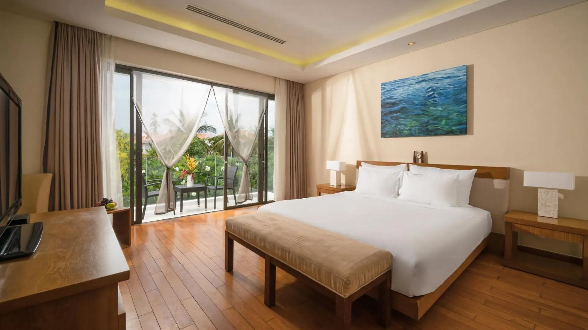 *****  Luxury Dana Beach Resort & Spa ダナン市 ベトナム