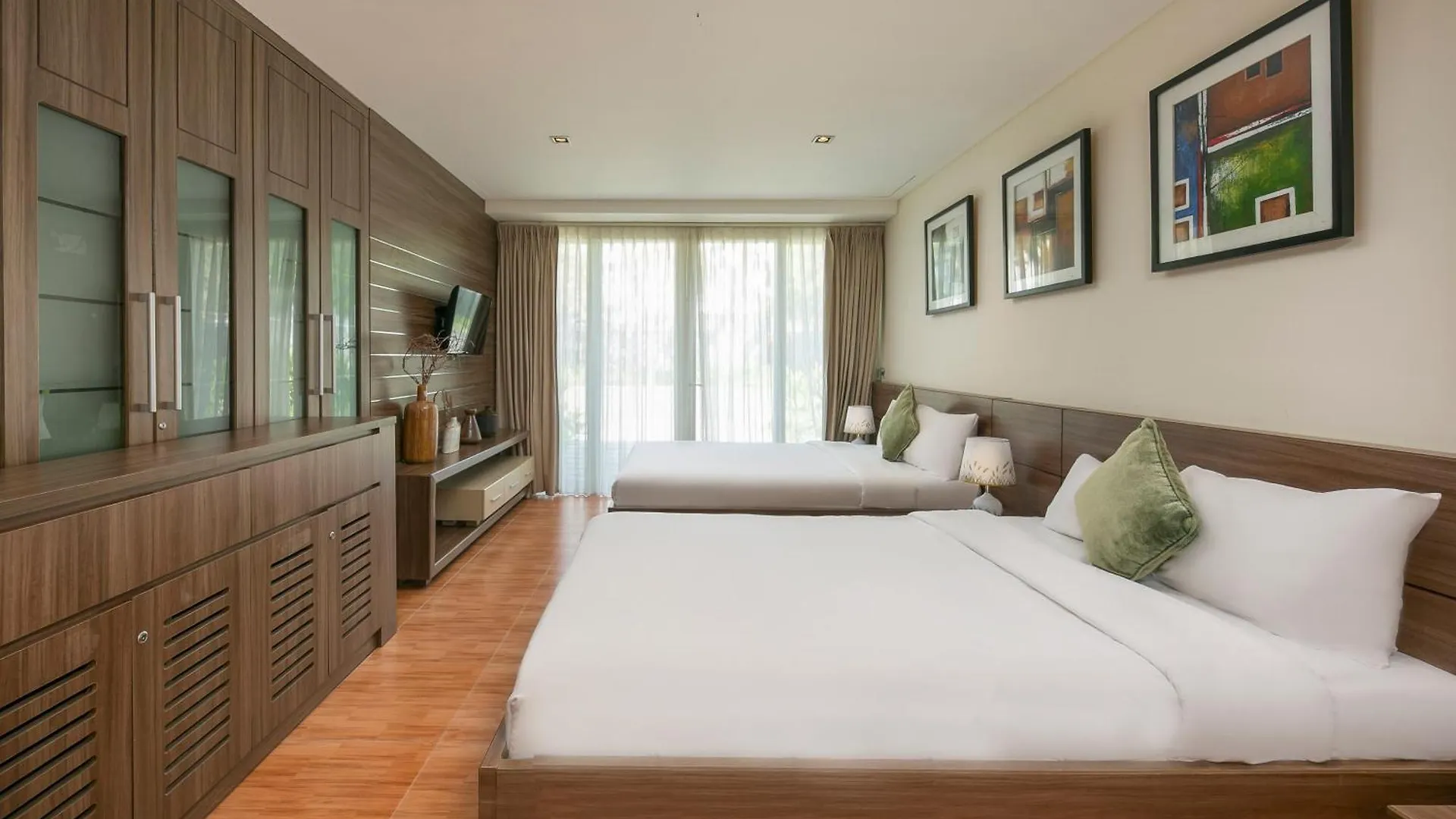 Luxury Dana Beach Resort & Spa ダナン市