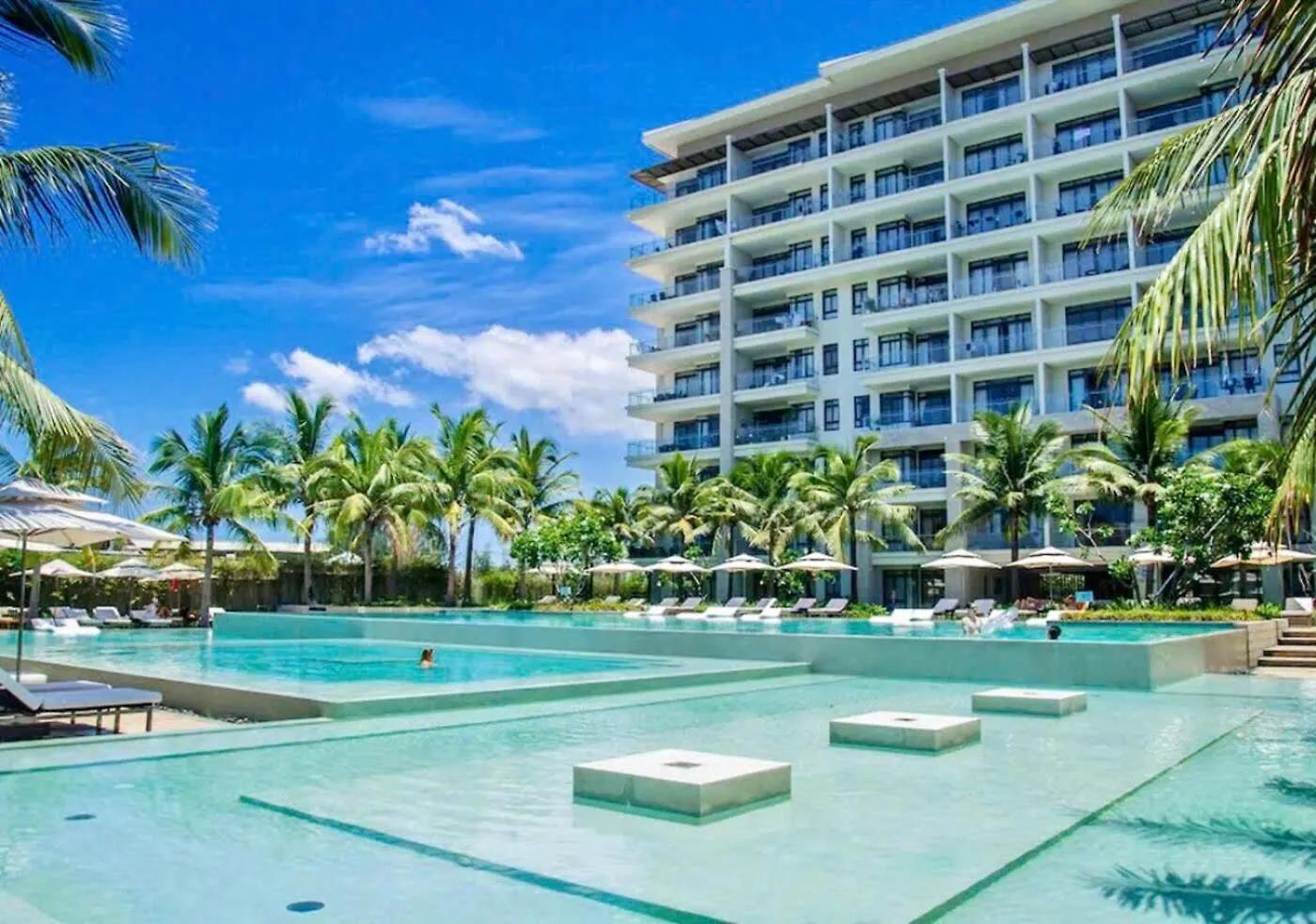 Luxury Dana Beach Resort & Spa 다낭