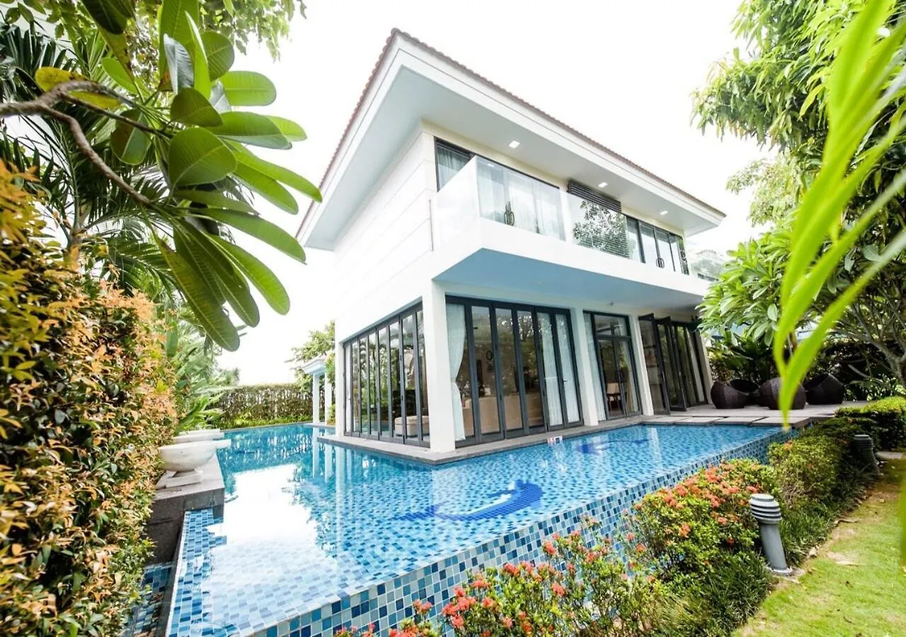 Luxury Dana Beach Resort & Spa 다낭 베트남