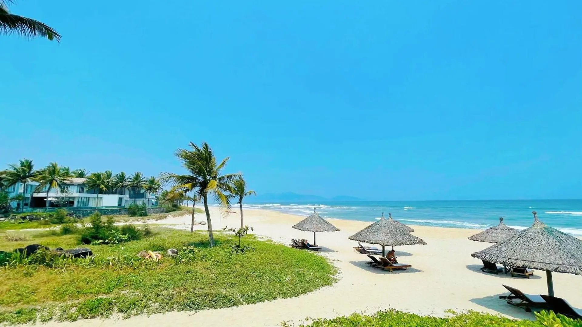 Luxury Dana Beach Resort & Spa 다낭 베트남