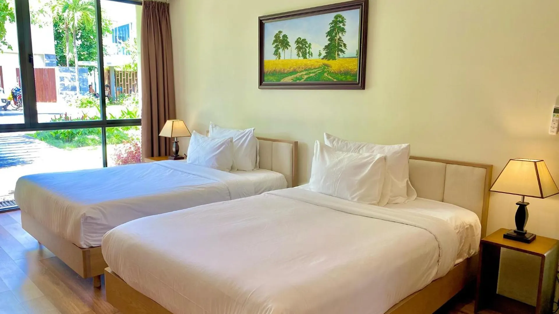 Luxury Dana Beach Resort & Spa 다낭 아파트호텔