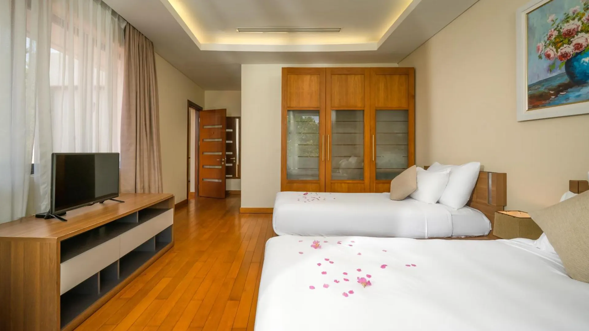 Luxury Dana Beach Resort & Spa Da Nang
