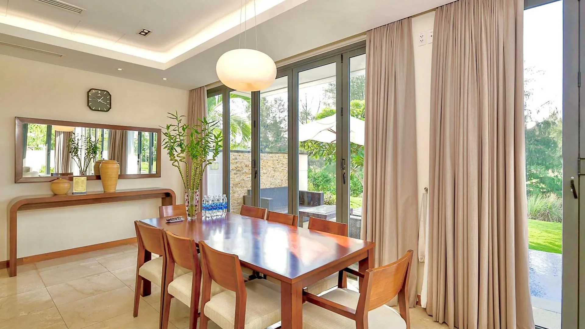 Luxury Dana Beach Resort & Spa Da Nang 5*,